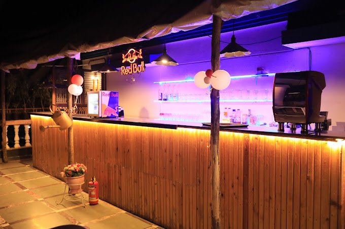 Malang Pune – Night Club, MultiCuisine, Rooftop Cafe. Pune