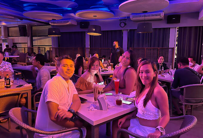 Wave Bar & Lounge at Henann Regency Resort & Spa, Philippines